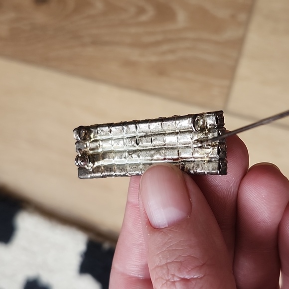 Sparkling Rhinestone Brooch - Picture 4 of 4